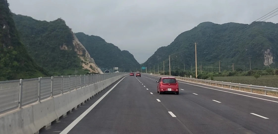 Tuyến cao tốc CT07 Hà Nội - Thái Nguyên dài gần 71 km, đi qua Hà Nội, Bắc Ninh và Thái Nguyên, gồm hai đoạn